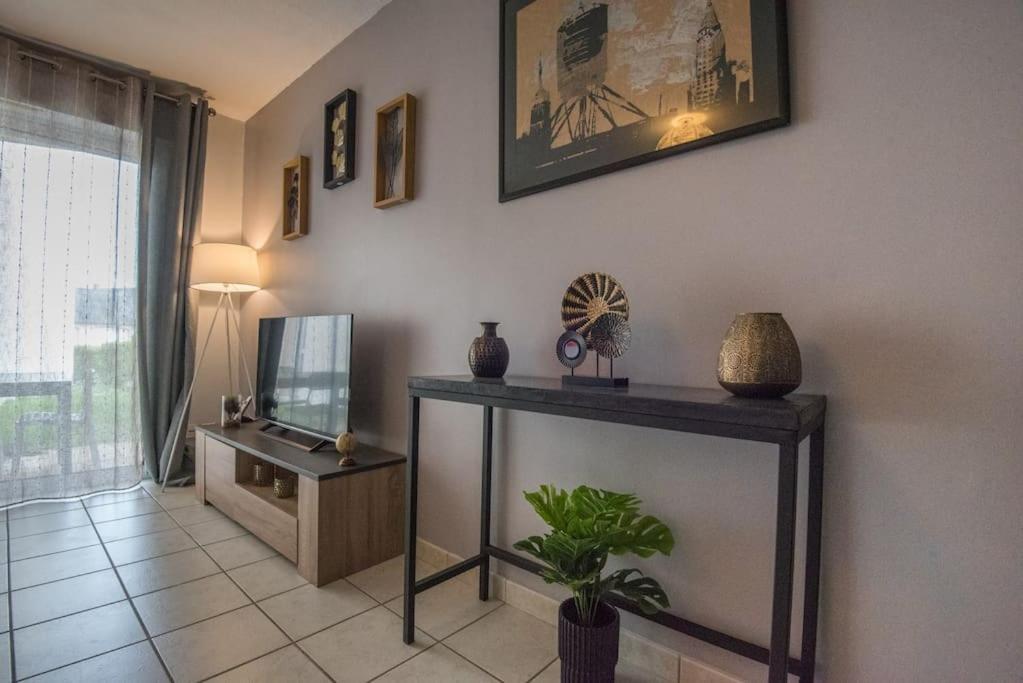 L'Escale Apartment Angers Bagian luar foto
