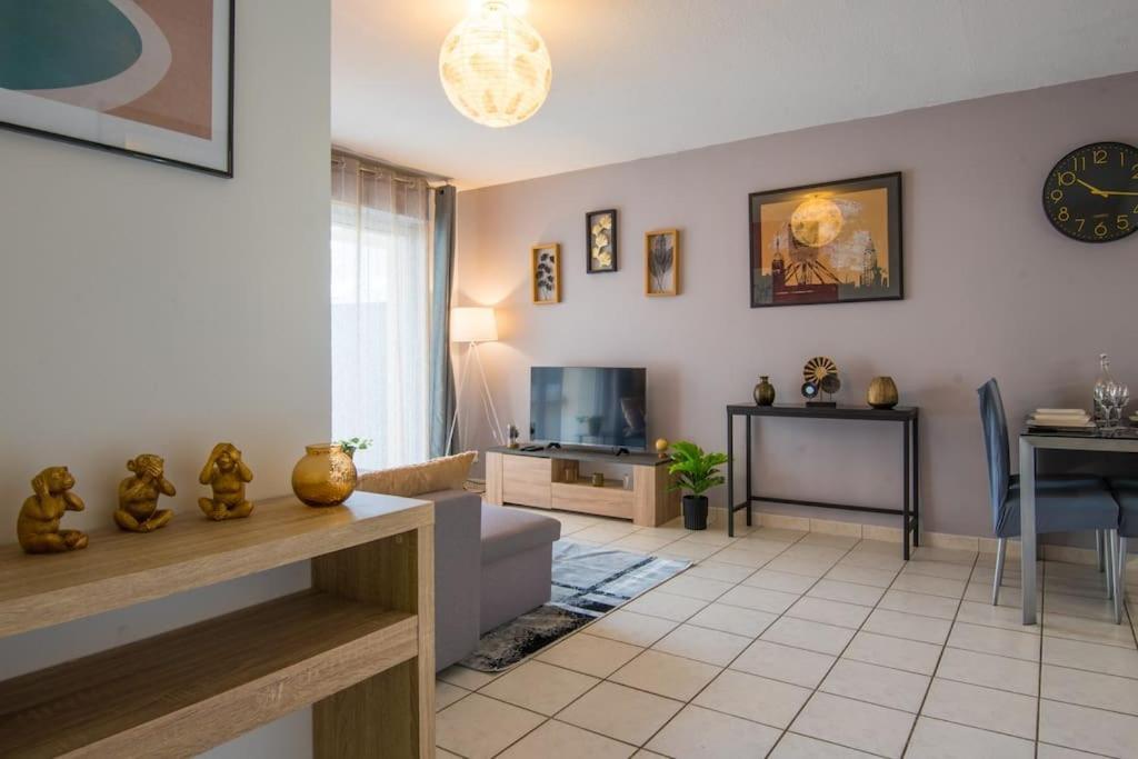 L'Escale Apartment Angers Bagian luar foto