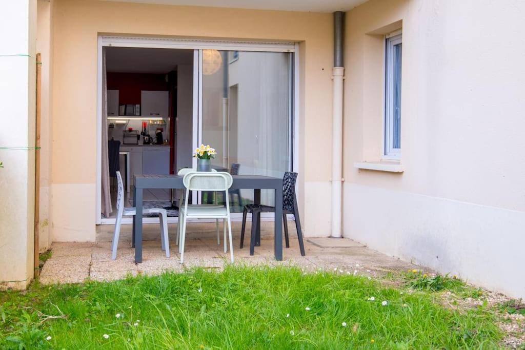 L'Escale Apartment Angers Bagian luar foto