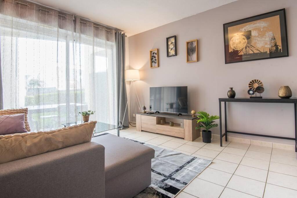 L'Escale Apartment Angers Bagian luar foto